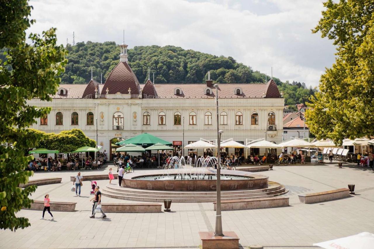 Fontana Apartmani Free Parking Tuzla Luaran gambar