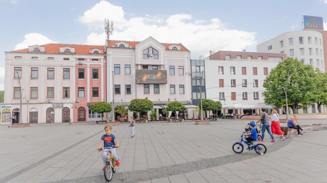 Fontana Apartmani Free Parking Tuzla Luaran gambar