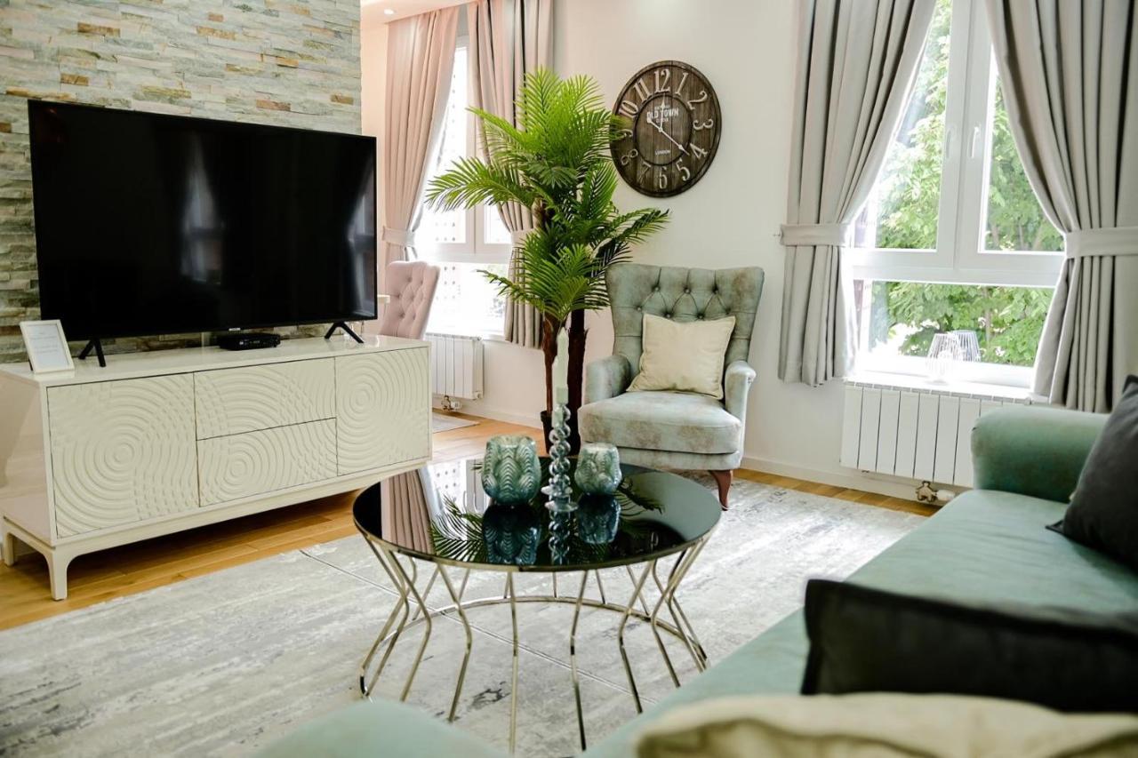 Fontana Apartmani Free Parking Tuzla Luaran gambar