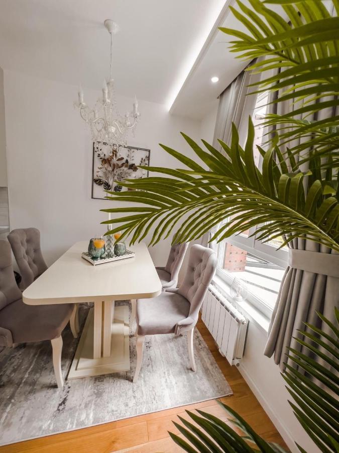 Fontana Apartmani Free Parking Tuzla Luaran gambar